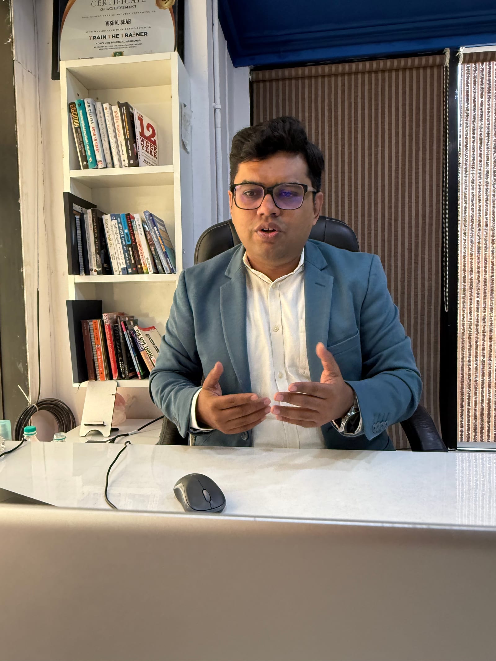 Vishal Shah teaching business owners during a live session